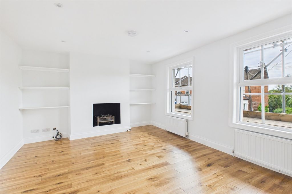 Property photo 1 of 16 Living Room