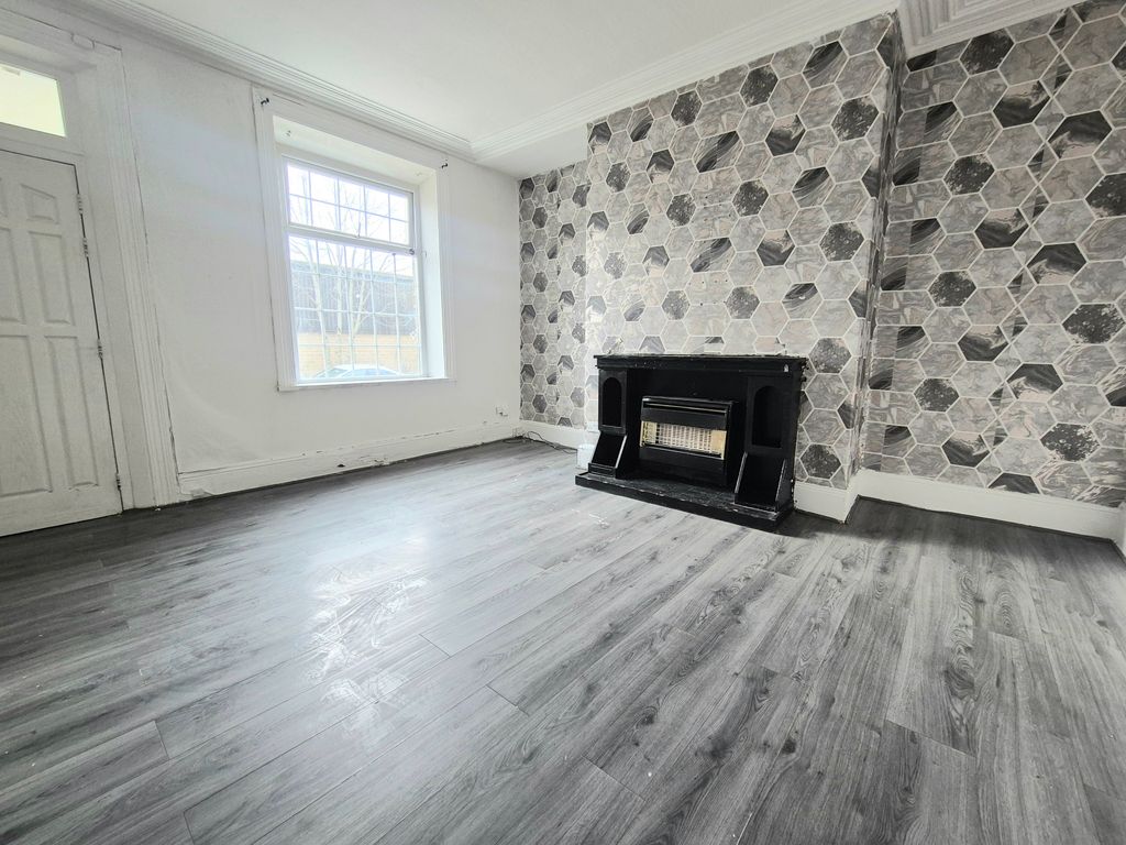 Property photo 3 of 7 Image