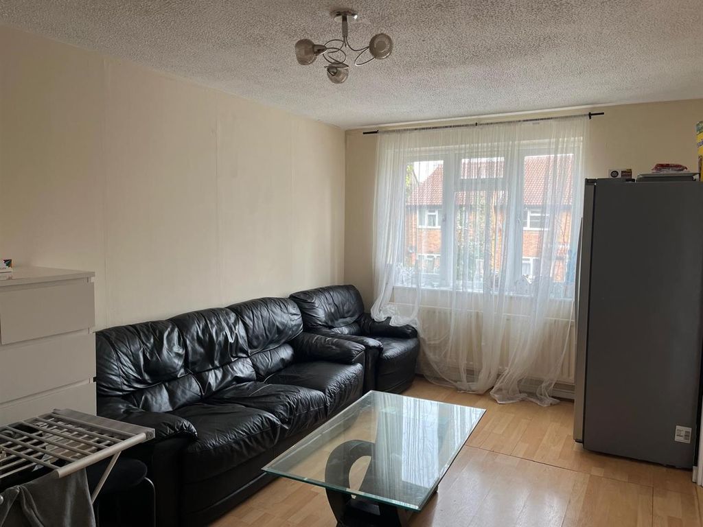 Property photo 2 of 8 3.Jpg