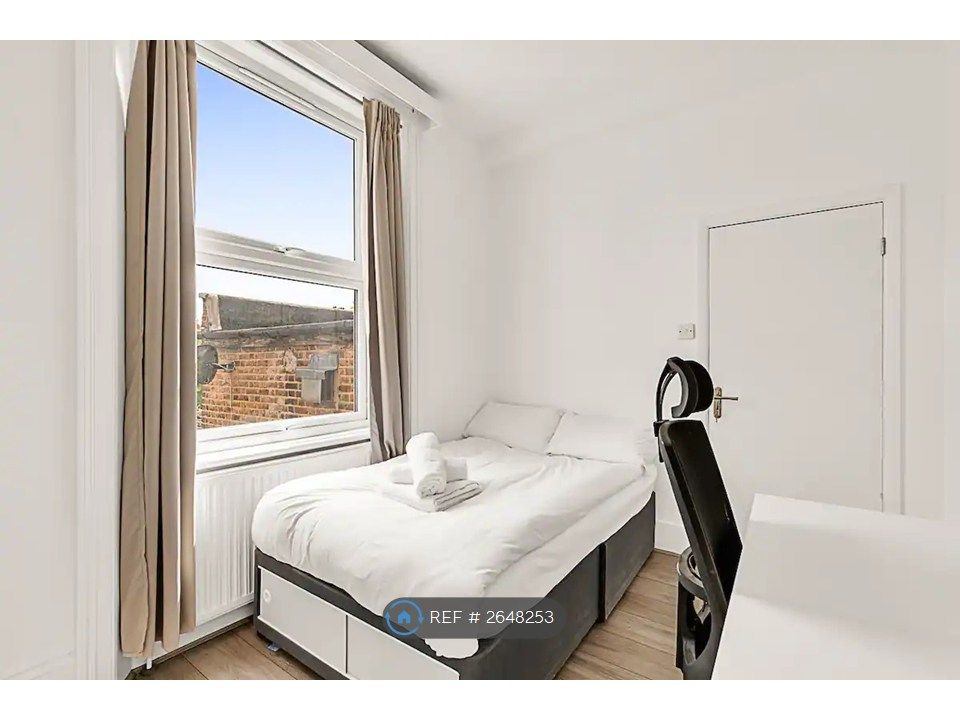 Property photo 2 of 8