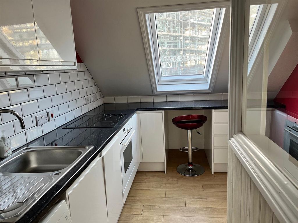 Property photo 2 of 7 Kitchen 2.Jpg