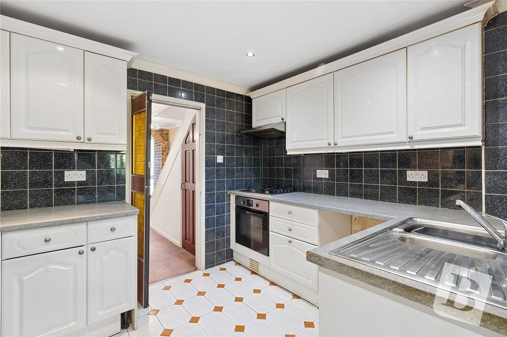 Property photo 3 of 14 Kitchen