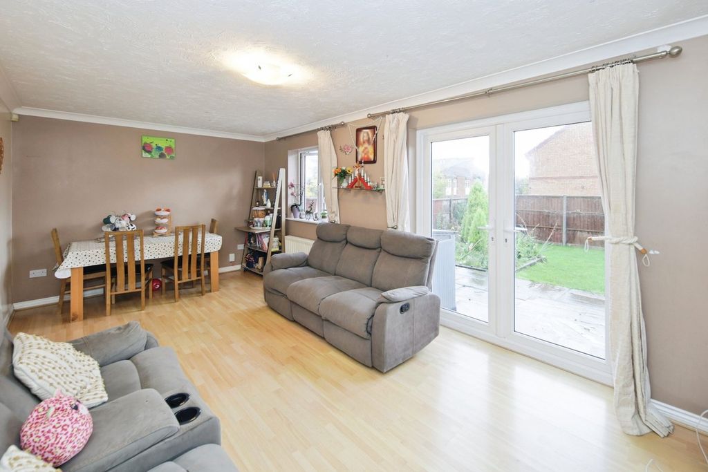 Property photo 3 of 17