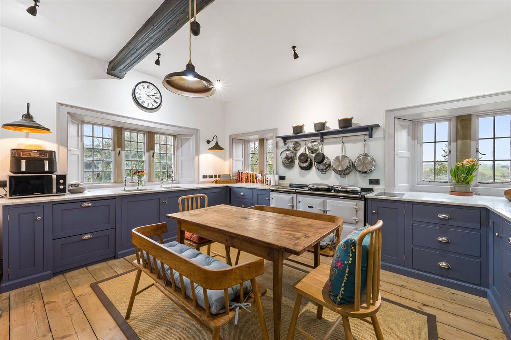 Property photo 3 of 37 Kitchen