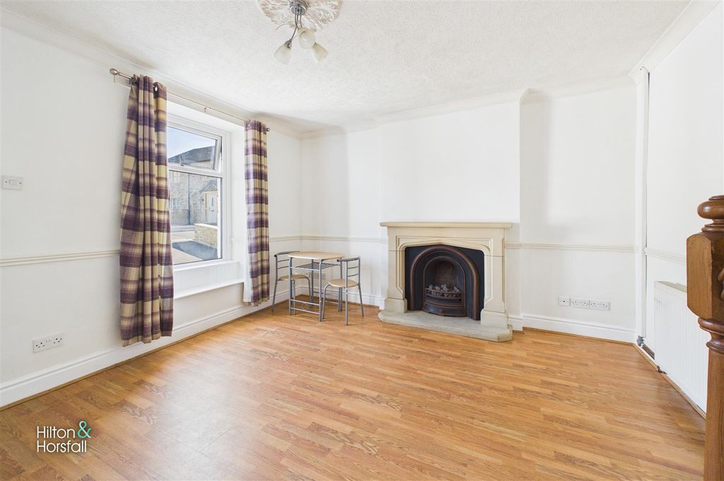 Property photo 2 of 13 Back Gisburn Road