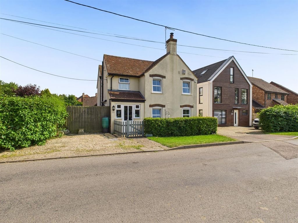 Property photo 1 of 17 Cam04907G0-Pr0218-Still027.Jpg