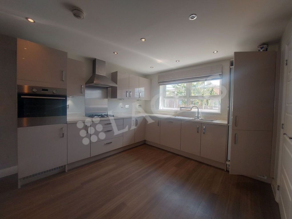 Property photo 2 of 17 Kitchen