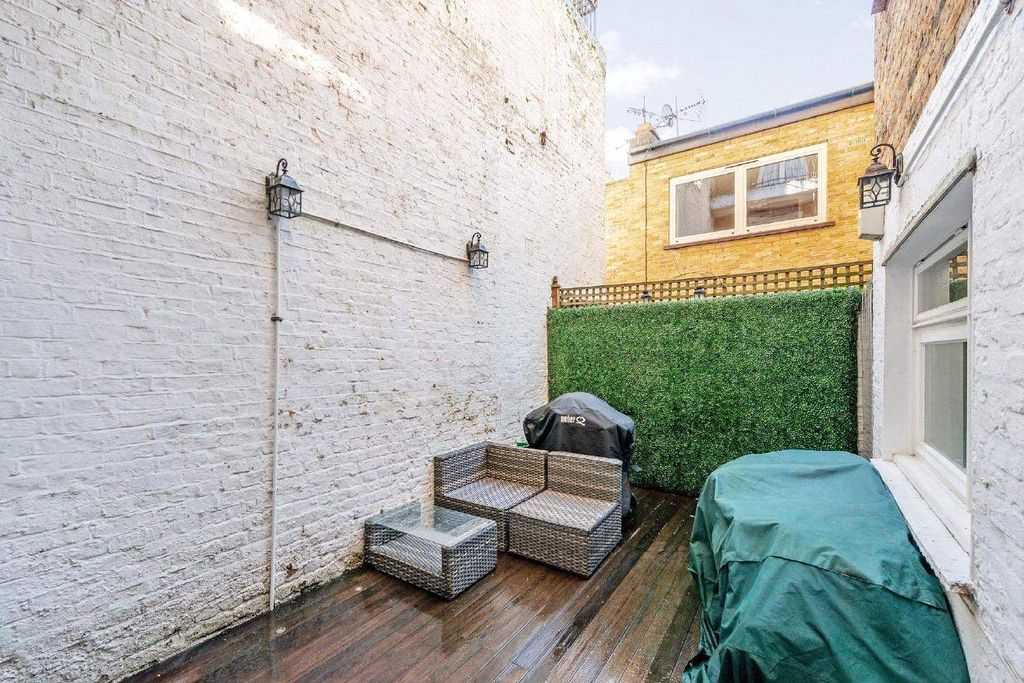 Property photo 2 of 11 Picture No. 14