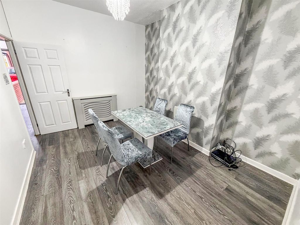 Property photo 3 of 8 Dining Room