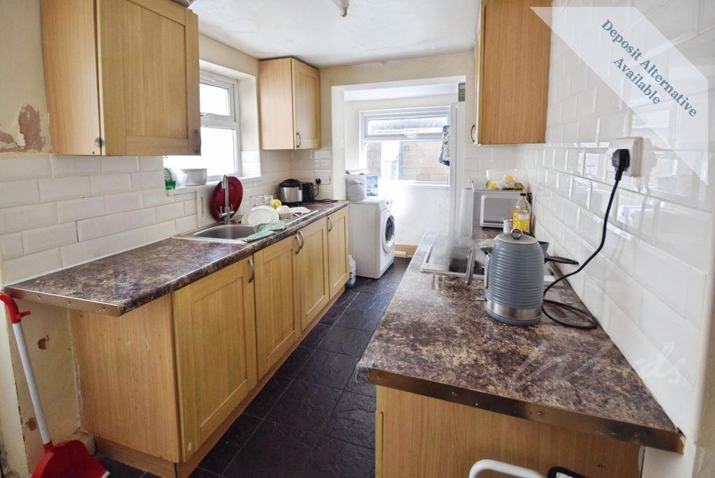 Property photo 2 of 11 Ordnanace Kitchen