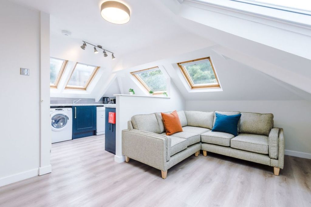 Property photo 1 of 15 32Gg - Living Area/ Kitchen