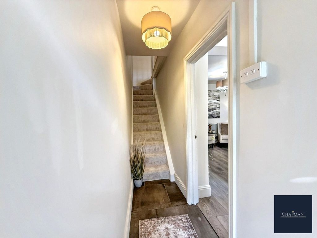 Property photo 2 of 25