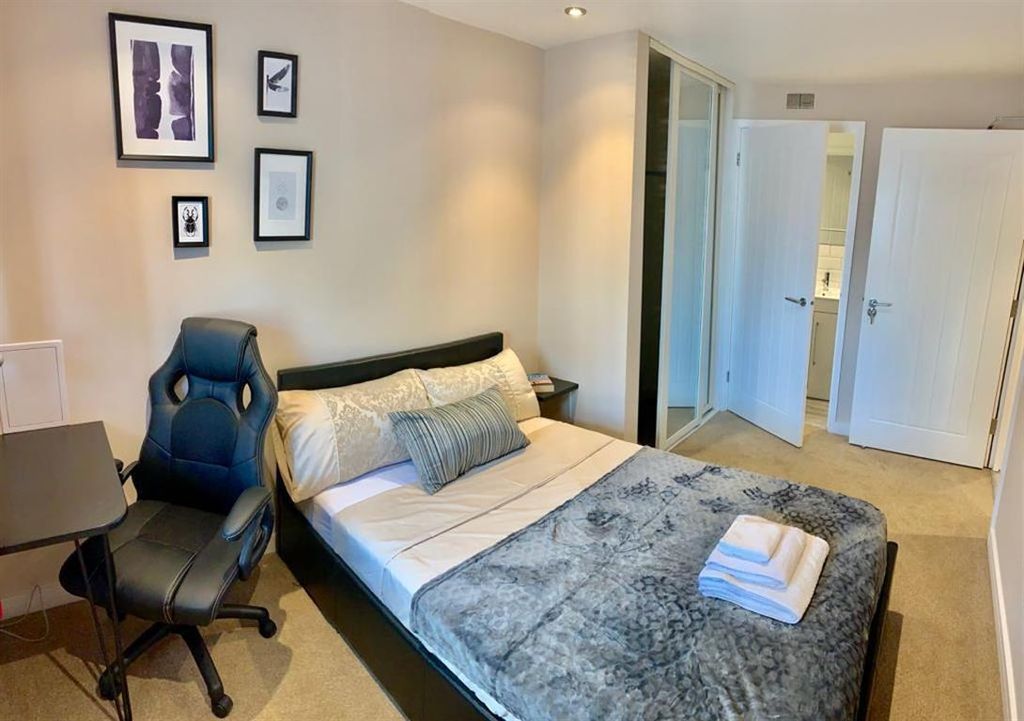 Property photo 2 of 9 Bedroom