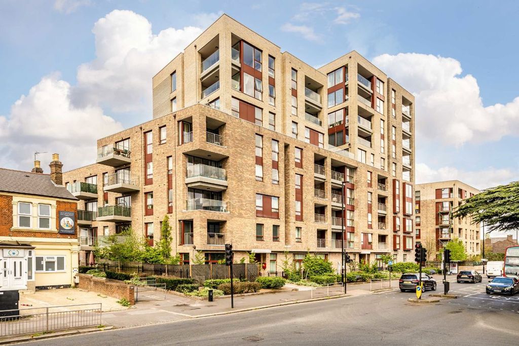 Property photo 1 of 5