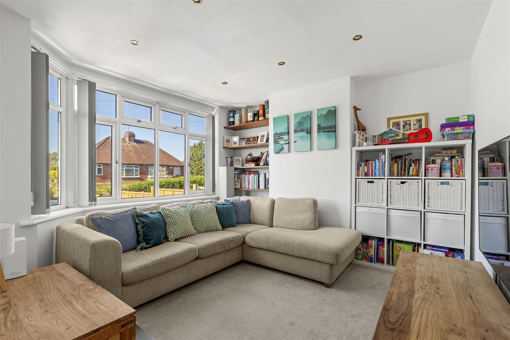 Property photo 3 of 14 Guinions Rd-5.Jpg