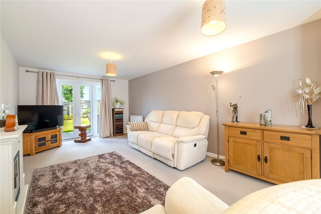 Property photo 3 of 31 Picture No. 11