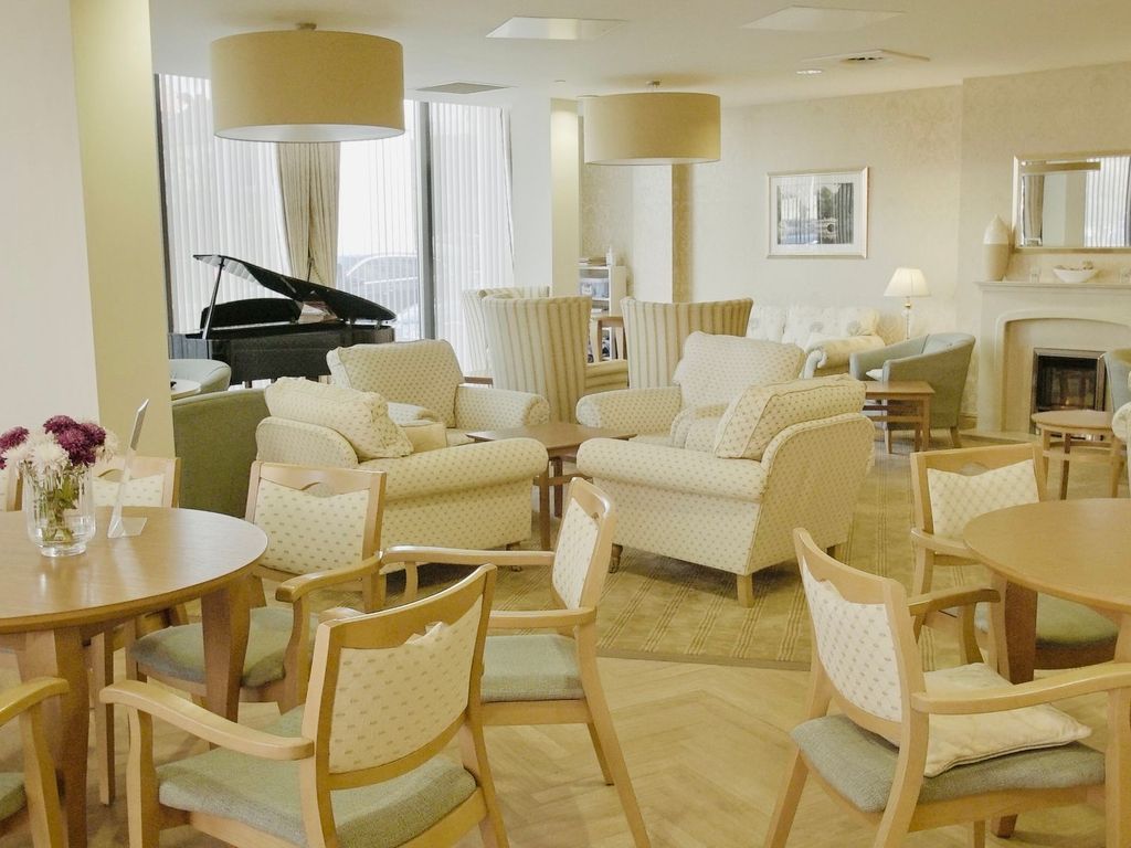 Property photo 2 of 12 Communal Lounge