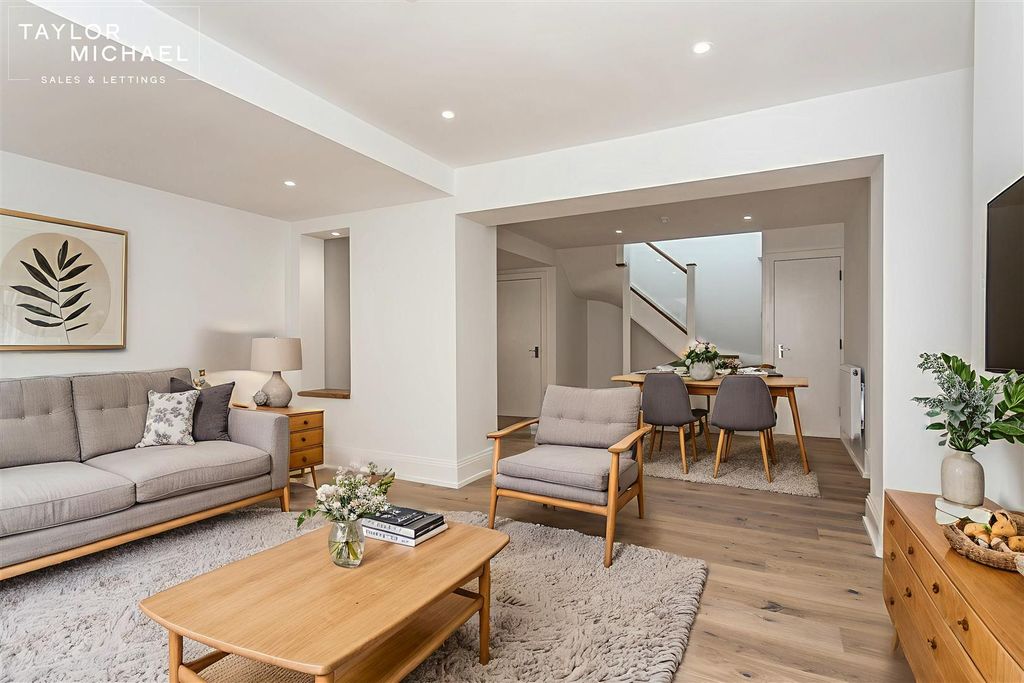 Property photo 1 of 20 Living Room