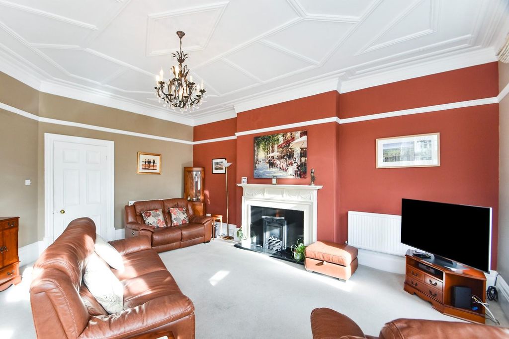 Property photo 2 of 19 Flat1-Springfield-4.Jpg