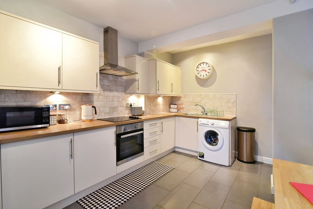 Property photo 3 of 10 Pbox-Img.Jpg