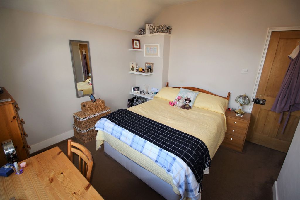 Property photo 3 of 7 Bedroom