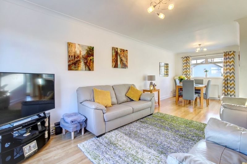 Property photo 3 of 22 Lounge