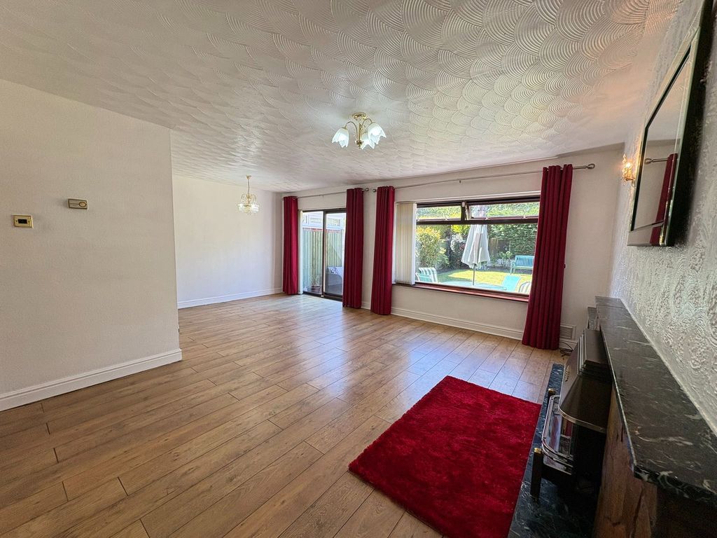 Property photo 2 of 25