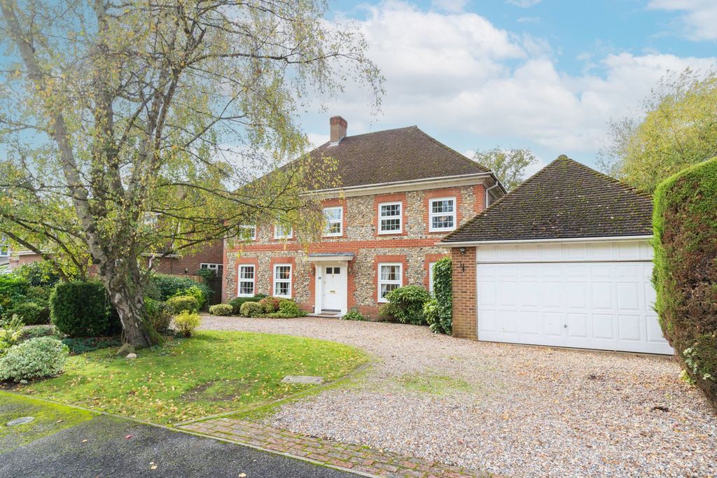 Property photo 2 of 19 Picture No. 50