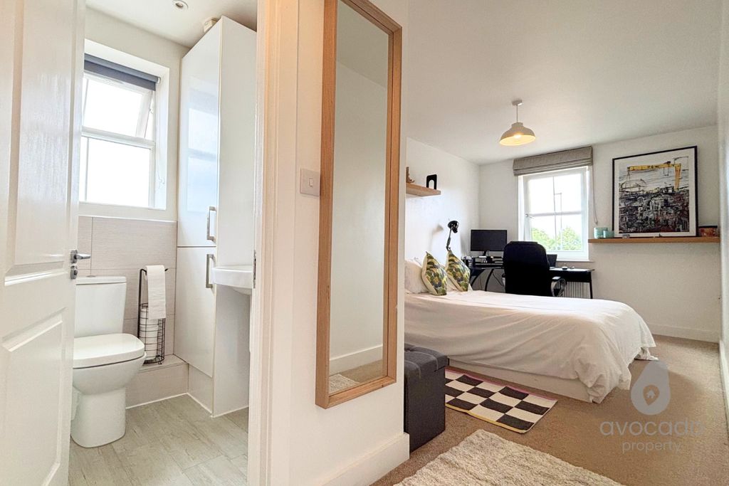 Property photo 1 of 13 4285950
