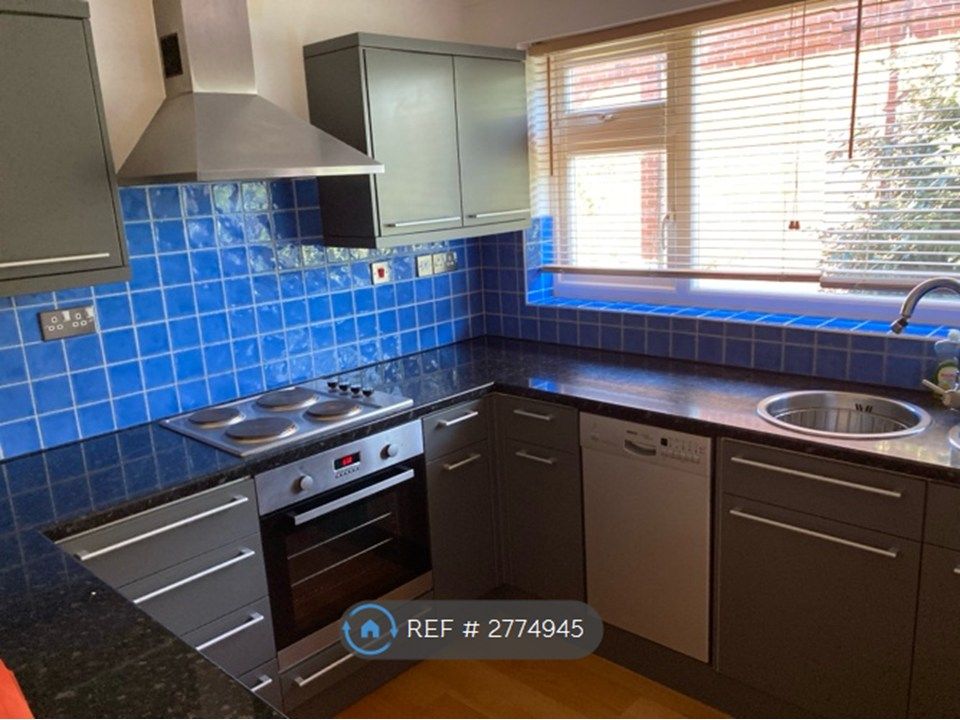 Property photo 3 of 9 Kitchen