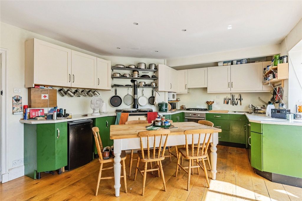 Property photo 2 of 35 Picture No. 06
