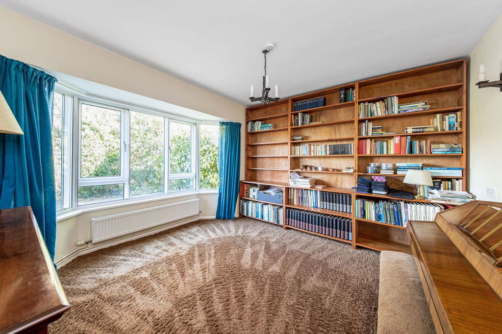 Property photo 3 of 25