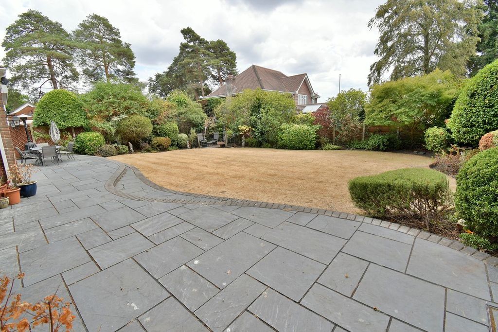Property photo 2 of 22