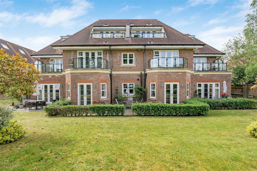 Additional image 17 of 2 bed flat for saleShoppenhangers Road, Maidenhead SL6