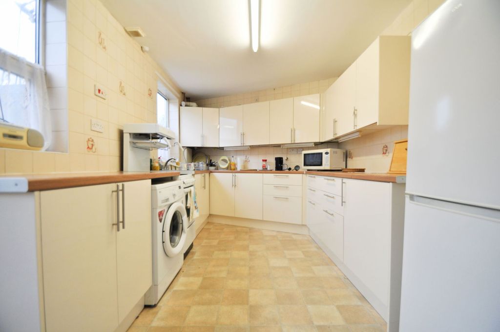 Property photo 3 of 31