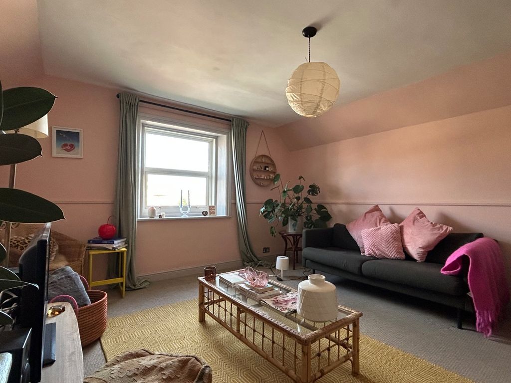 Property photo 2 of 6 Picture 2