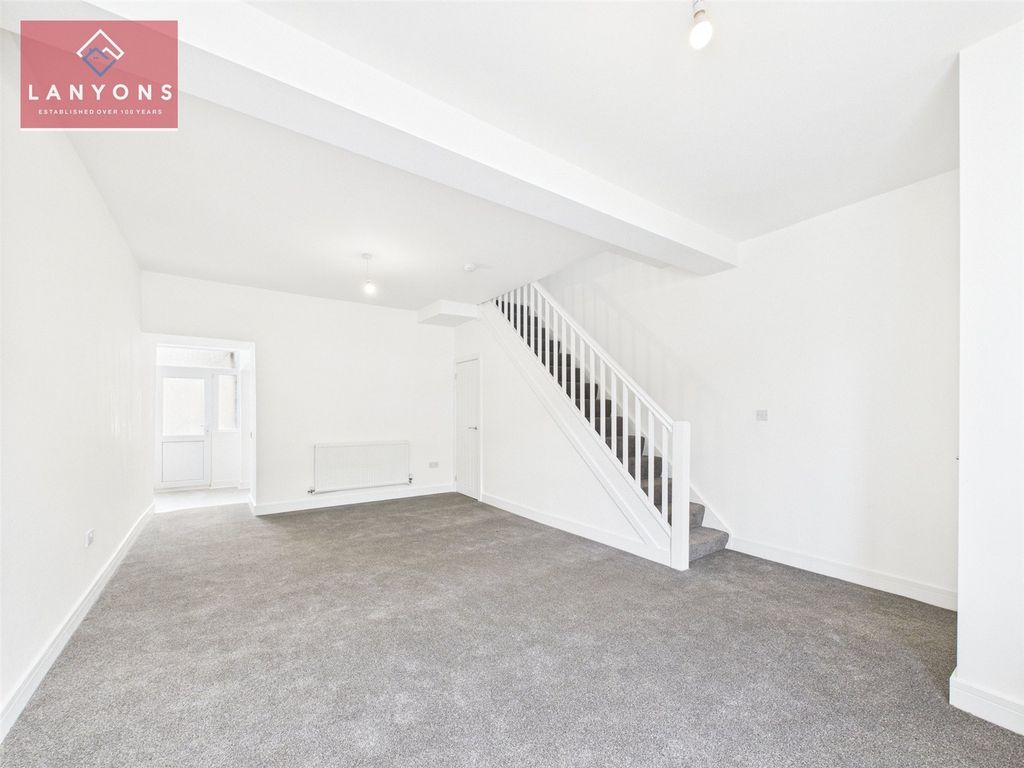 Property photo 2 of 12 Picture No. 01