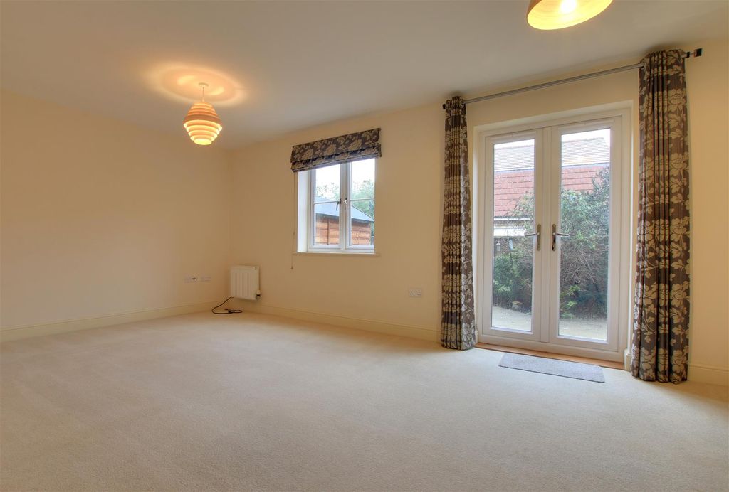 Property photo 2 of 9 Img_6634-Img_6636.Jpg