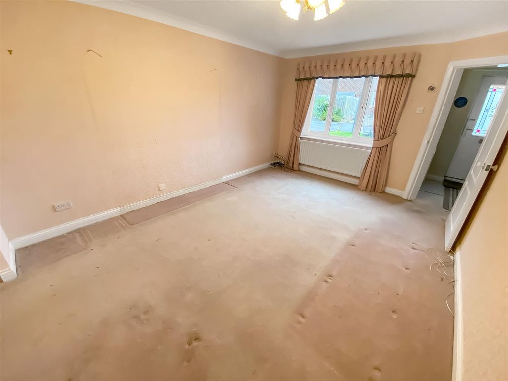 Property photo 3 of 11 Living Room.Jpg