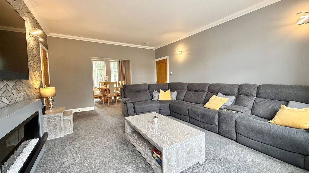 Property photo 3 of 37
