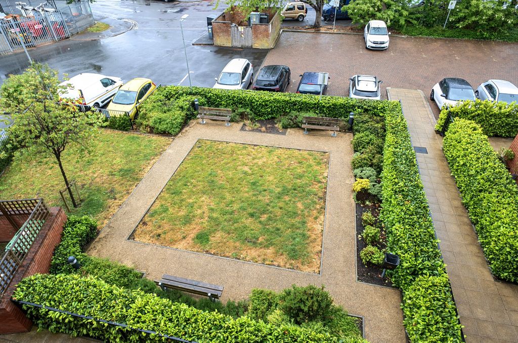 Property photo 2 of 8