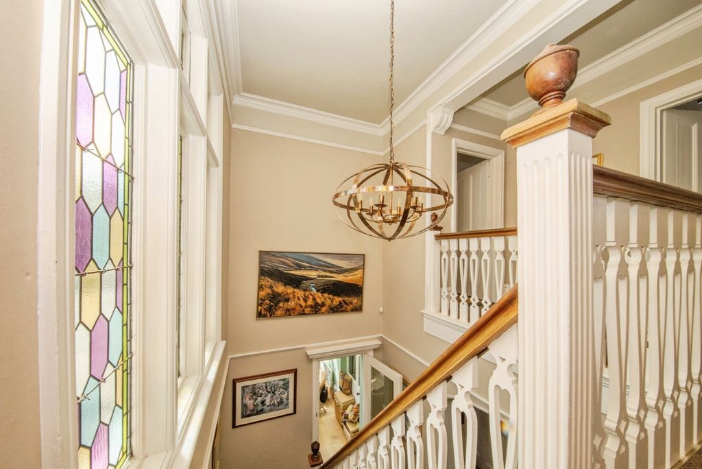 Property photo 3 of 25 Pbox-Img.Jpg