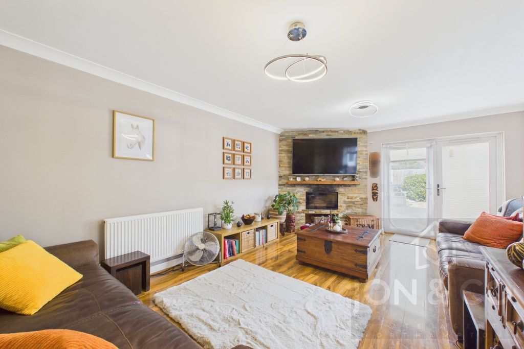 Property photo 3 of 18