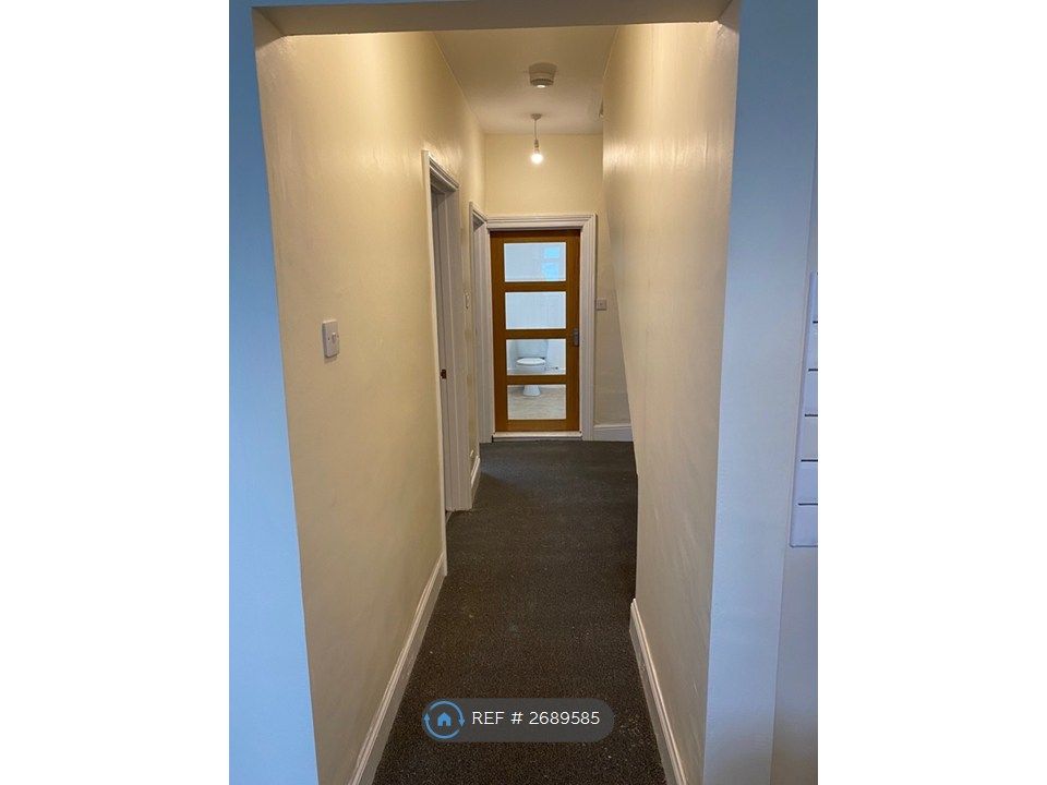 Property photo 2 of 13 Hallway