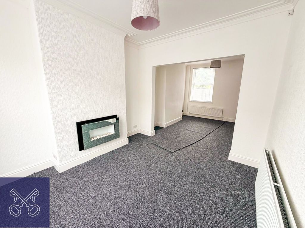 Property photo 2 of 13 Living/Dining Area