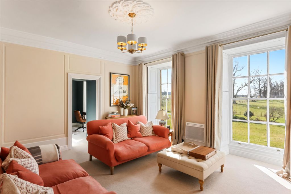 Property photo 3 of 32 Image