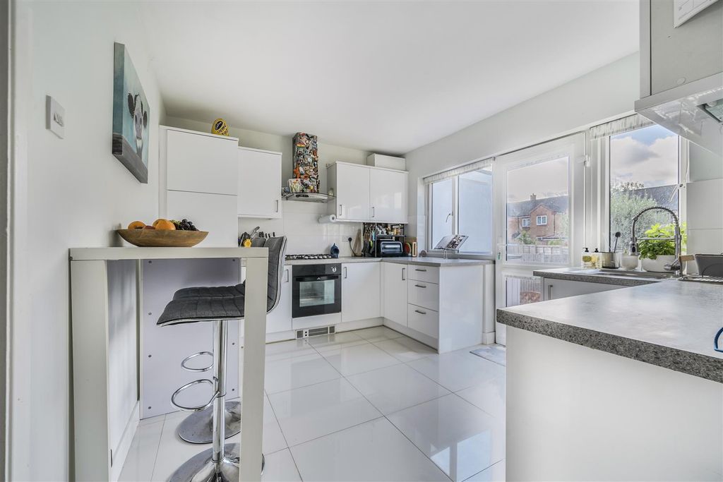 Property photo 2 of 20 Kitchen