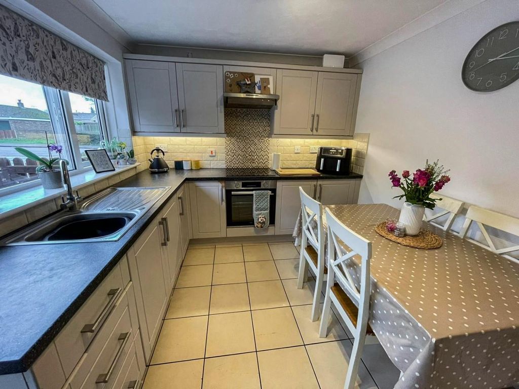 Property photo 2 of 11 Tlc_Bfd45727-Fd1E-4149-A248-A2F26Eb0Fce5_c7618d7.J