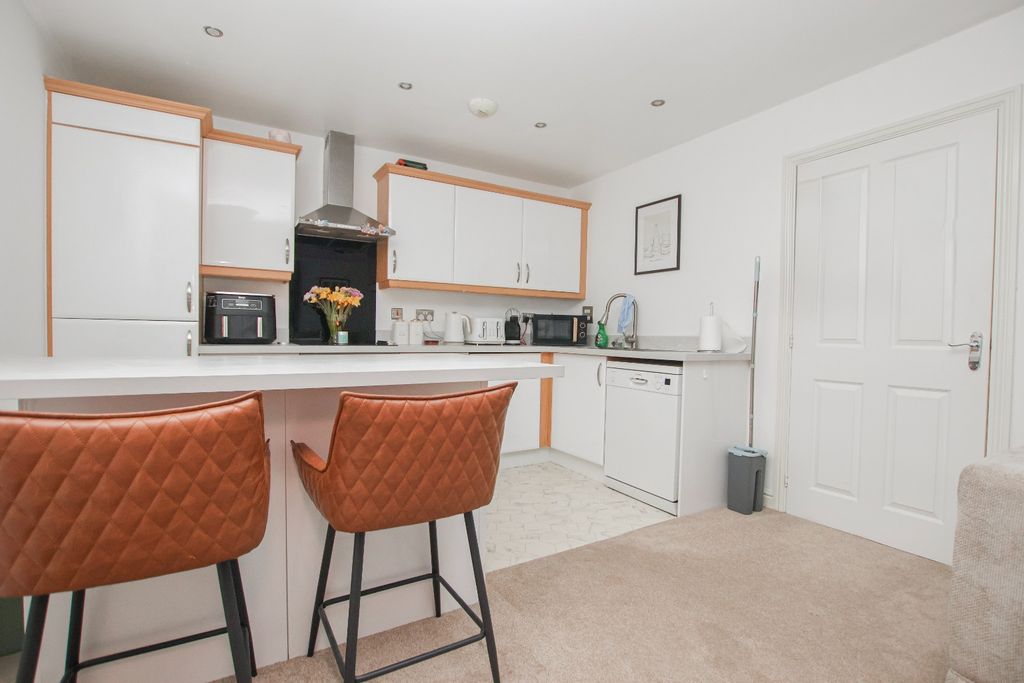 Property photo 3 of 15 5035492