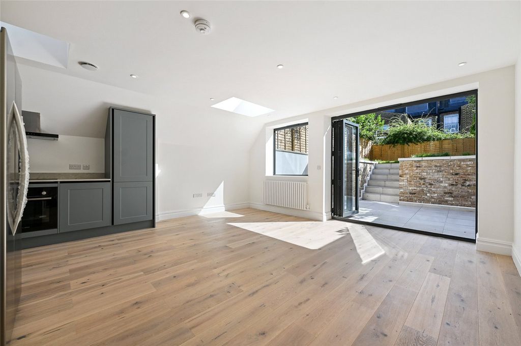 Property photo 1 of 14 Picture No. 13